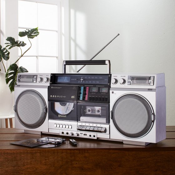 Boombox rétro « années 1980 » avec DAB+ 