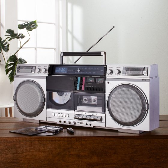 Boombox rétro « années 1980 » avec DAB+ 